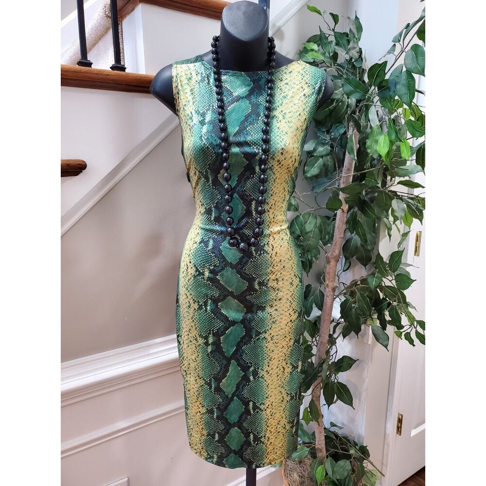 Goodtime USA Women's Green Polyester Round Neck Sleeveless Knee Length Dress S